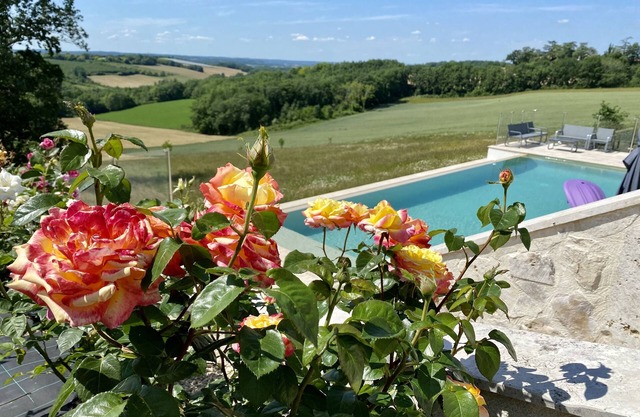4* gîte for 2 to 6 people with panoramic view and infinity pool