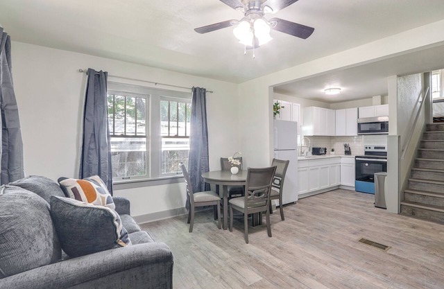 4 Mi to Dtwn: Charming Retreat in Wichita!