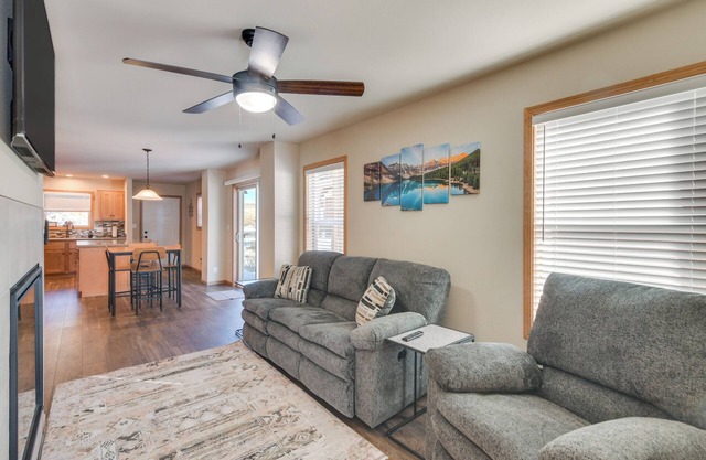 4 Mi to Granby Ranch: Cabin w/Hot Tub Access!