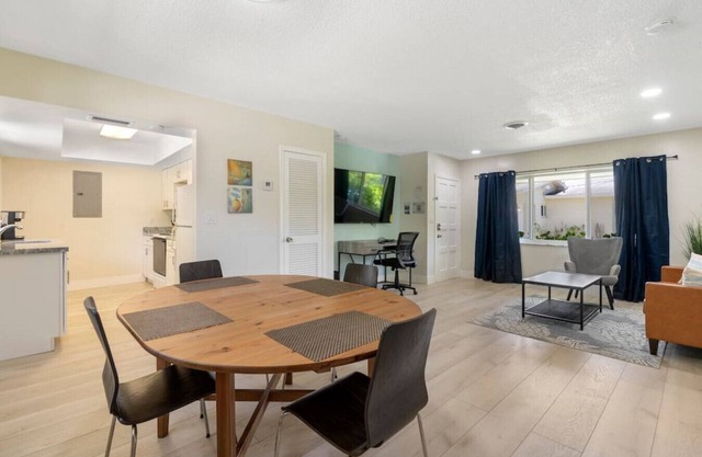 #4 · Spacious 1 bedroom Apartment with 70inch smart TV!
