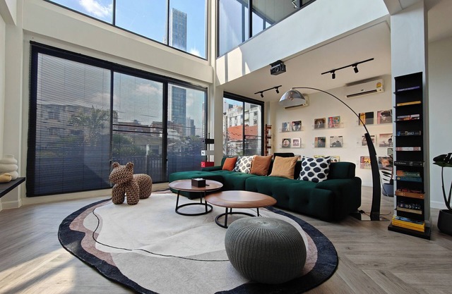 4-story modern art villa Free WiFi Netflix