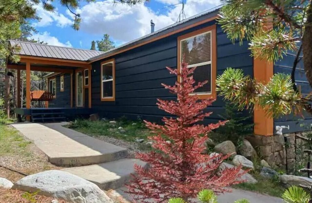 4000sqft Lux W Indoor Sauna & Gameroom!