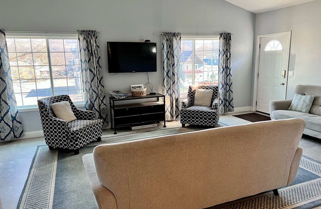 405 S. Madison, Suite B