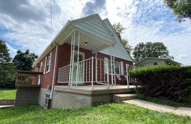 4185 Crystal View · Nikki's House