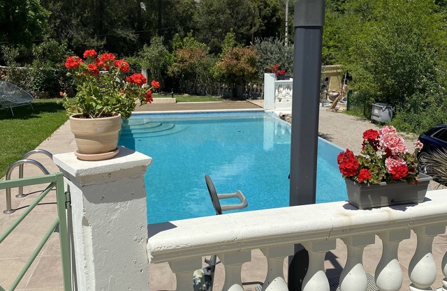 420 €/week GRASSE CANNES MANDELIEU studio with private pool and petanque