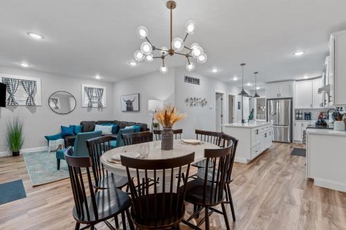 4456 Blue Door Bungalow