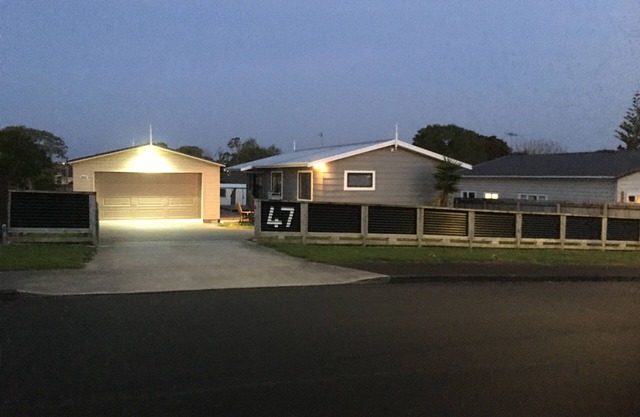 47 Hooper Ave Pukekohe, SLEEPS 13