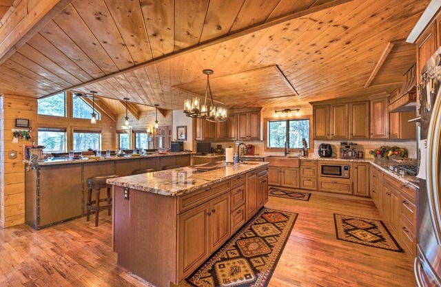 4700-Square-Foot Pinedale and Show Low Cabin 17 Acres