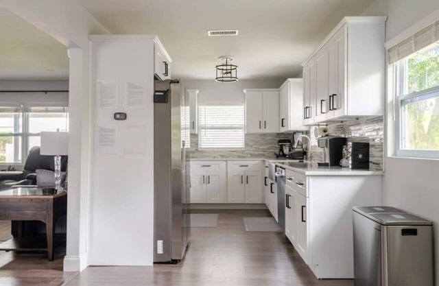 481)Centrally located - Amazing Pool- Visit Tampa!