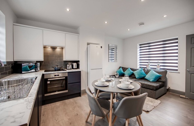 4Bed-Sleeps6-PrivateGarden-PetFriendly