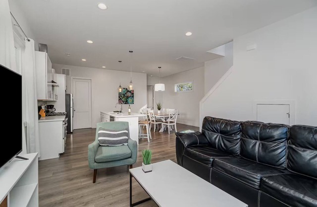 4Bed Uptown Gem – Spacious & Stylish!