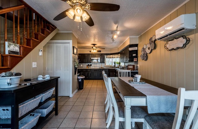 4BR, 2.5 BA in the heart of Nashville