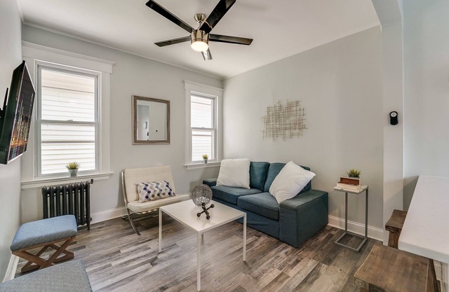 4BR/2BA Duplex Apt in Downtown Montclair w/Parking