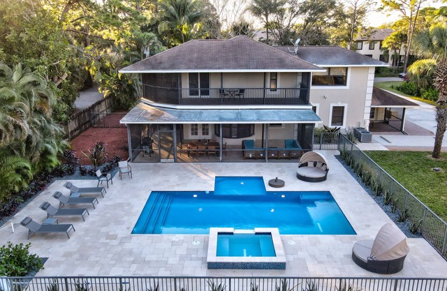 4BR 2BA Home with Heated Pool and Hot tub