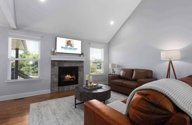 4BR Home Near MidAmerica Sport Complex KingBeds