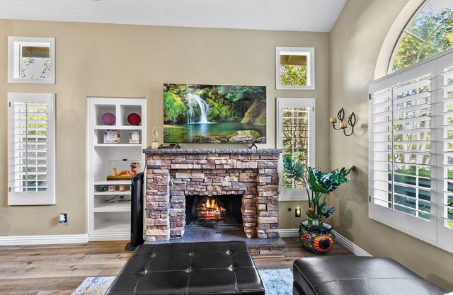 4BR Home in El Guiro Elegance|Garage Access|Communal Pool #42129