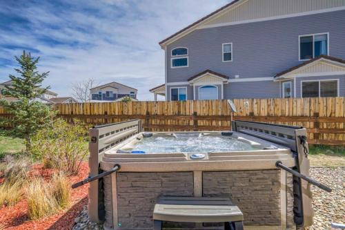 4BR Hot Tub Pool Table, Ping Pong, Foosball!
