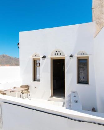 4TWaves Pyrgos House -near the square Platanos