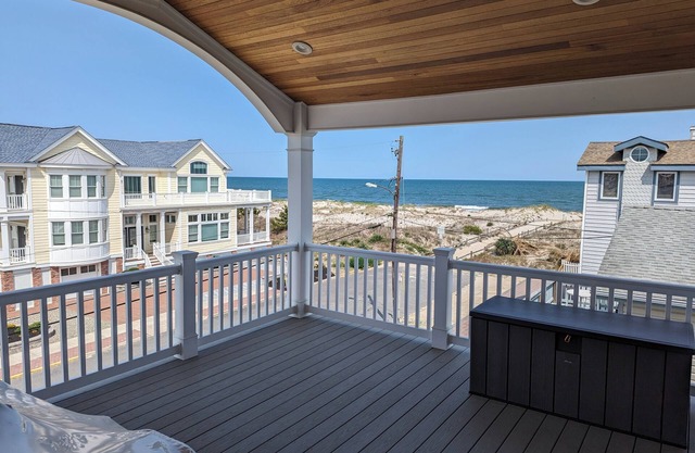 5 bedroom, 4.5 bath townhome that sleeps 12