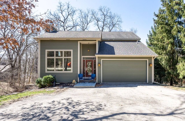 5 Bedroom, 5 1/2 bath house in The Galena Territory.