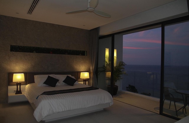 5 Bedroom 5 Star Beach View Villa