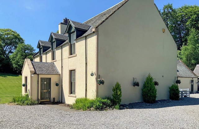 5 bedroom accommodation in Scaniport, near Inverness