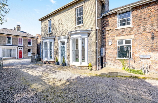 5 bedroom accommodation in Wainfleet, near Skegness