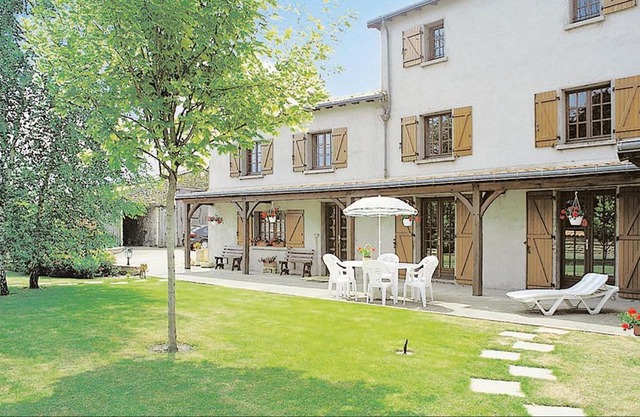 5 Bedroom Awesome Home In Louzy