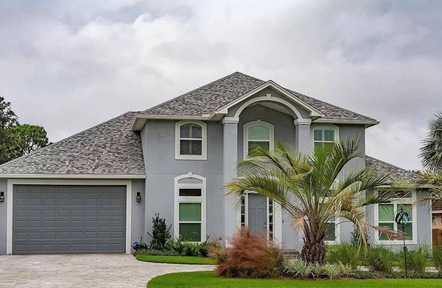 5 bedroom home with heated pool! Private fishing dock, boat dock, close to Gulf!