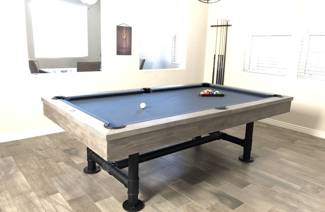 5 Bedroom House With Heated Pool & Hot Tub- Sleeps 11