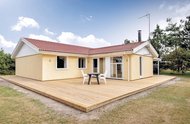 5 bedroom nice home in Væggerløse