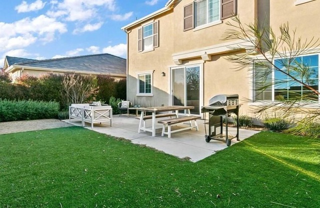 5 Bedroom Single family L-591294 by Houzlet