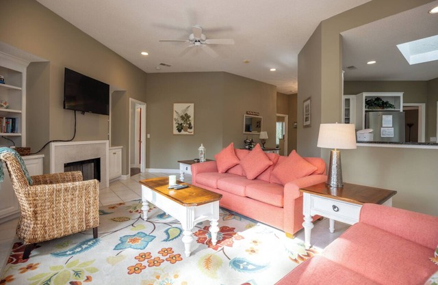 5 Cannon Row: Pet Friendly, close to the beach. Free Bikes, Beach Chairs