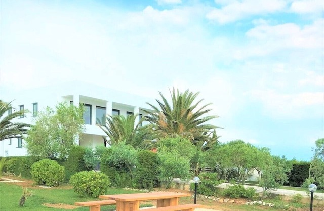 5 *, directly by the sea, - new house for 10 people