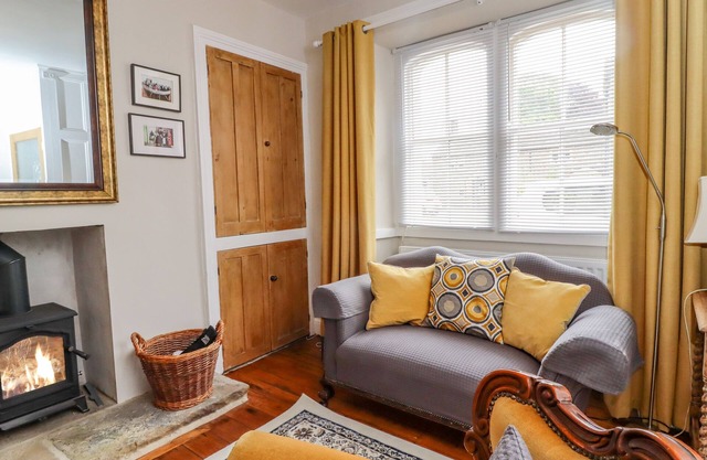 5 EAST STREET, family friendly, with open fire in Gargrave