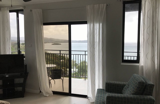 #5 GORGEOUS Views, Great Location, Modern Apartment
