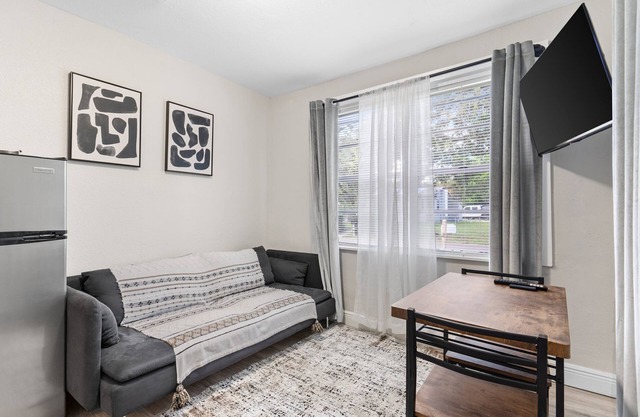 5 Miles From Downtown Tampa