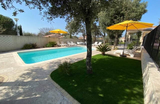 5 min from UZES Villa for 6 people with secure swimming pool