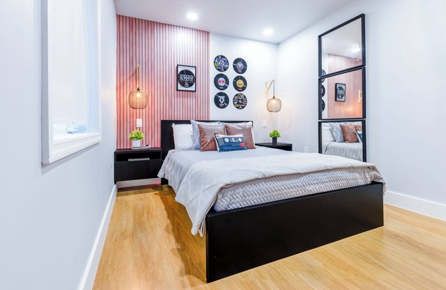 5 mins to Coral Gables/Parking/Fast Wi-Fi/Laundry