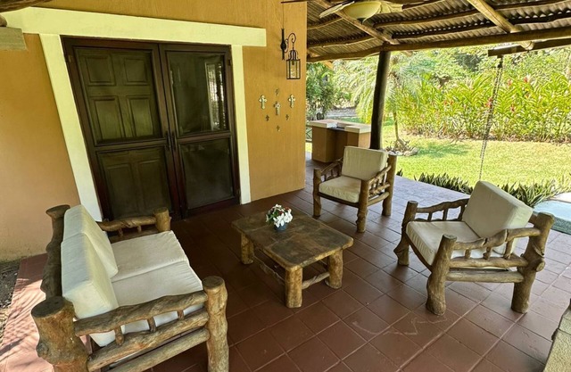 5 minutes away from the IRTRA theme parks! Ideal house with private pool.