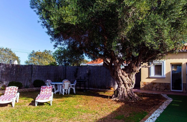 5 minutes from the beach! Ideal house with garden, barbecue, parking and free wifi