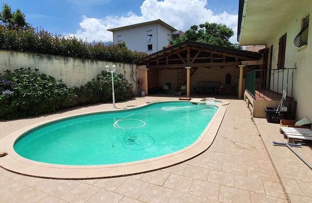 5 minutes from the sea