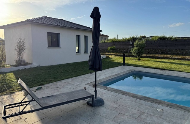 5 minutes from the sea. Modern country house