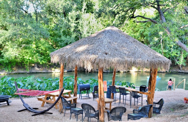 5 Son's Rio Cibolo - Birdhouse Cabin