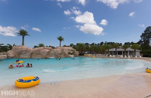 5 Star Luxury Wharf Condo 509 - Book Now for Fall, Festivals, andn Holidays!