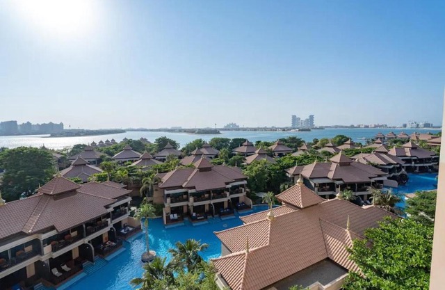 5 stars hotel apartment on the Palm with a stunning view and access to Anantara resort