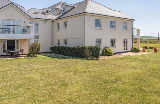 5 THURLESTONE BEACH, pet friendly, with a garden in Thurlestone