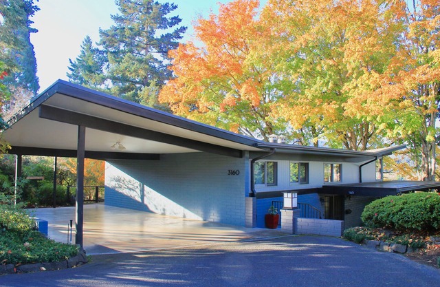 50% Discount for 1 week stay - view, hot tub, U of O