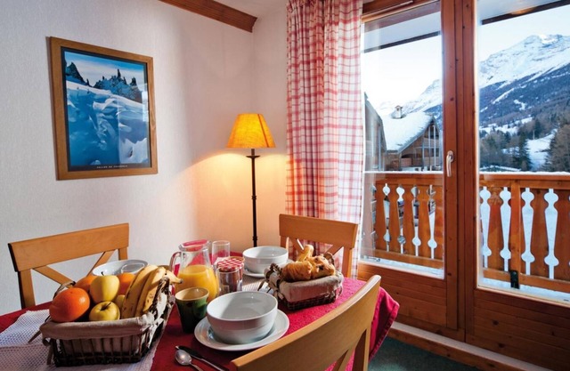 50m from ski slopes, fitness, swimming pool, balcony, tv, 32m², Val Cenis