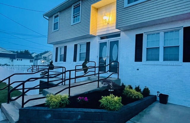 5BD/3B/2Fam rooms/10 guests/Beach 10 min/Lake 15 min